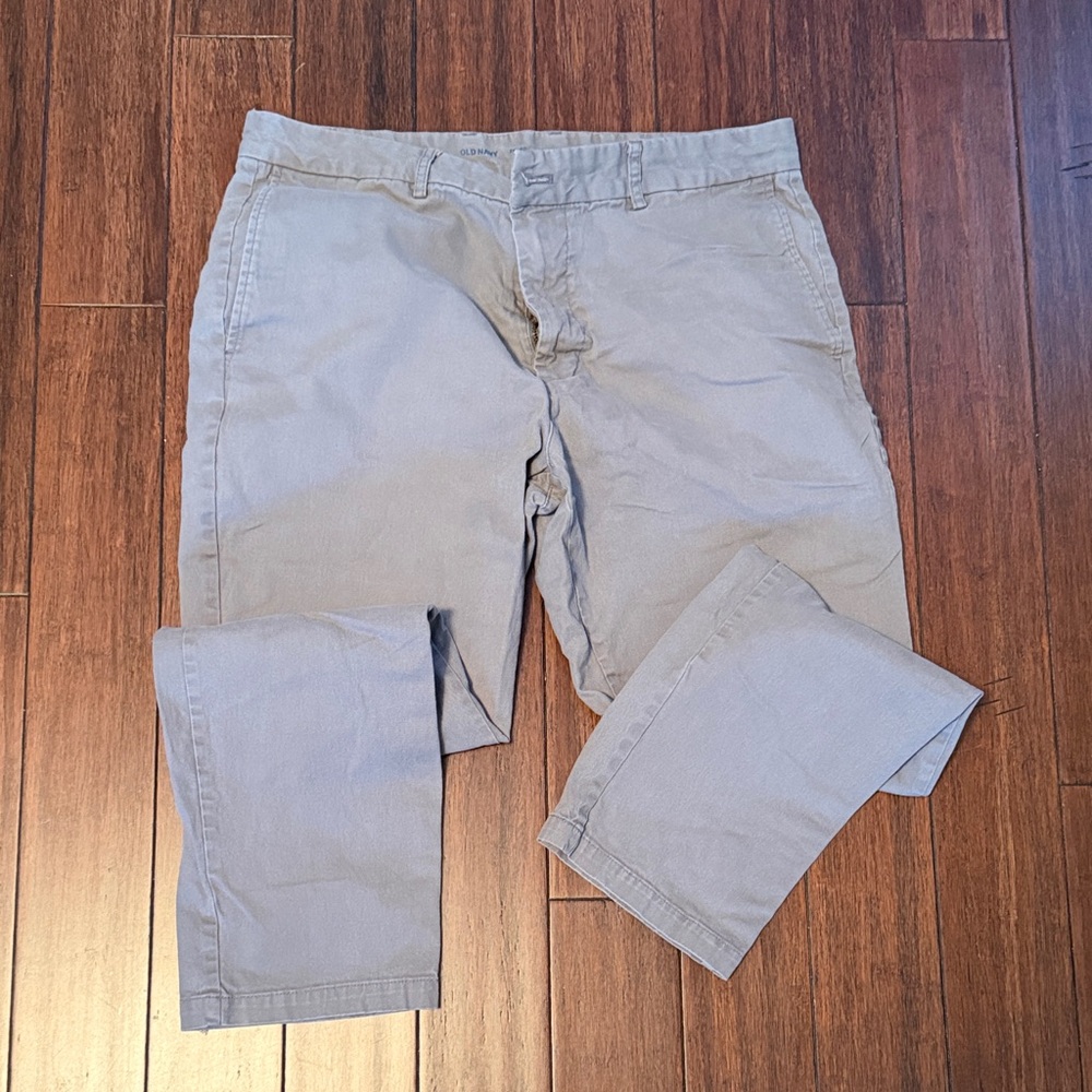 Old Navy Men's Light Gray Chinos
